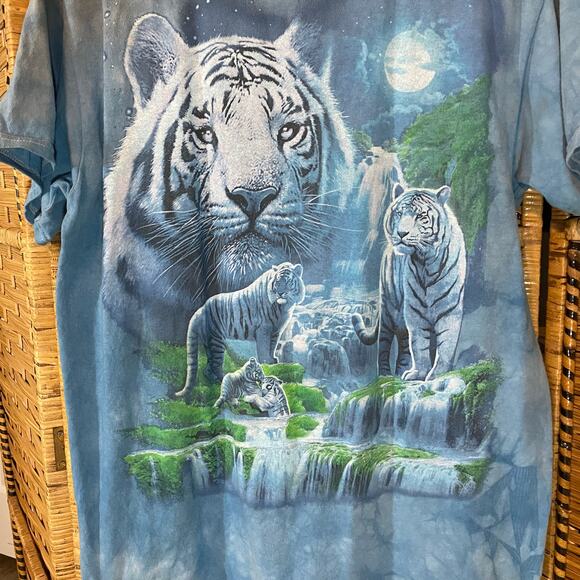 Liquid Blue White Tiger Graphic T-Shirt Moon Waterfall Nature Sz Large - Picture 2 of 4